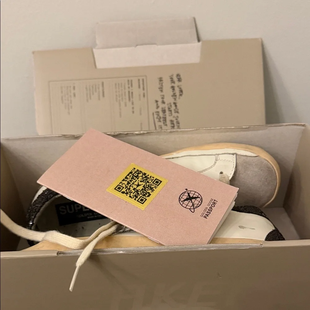 Golden Goose Cream Sneakers with Silver Star - Picture 10 of 10